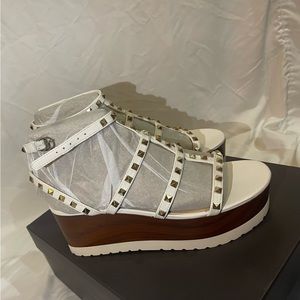 NEW Vince Camuto Strapped Gold and White Wedges!
